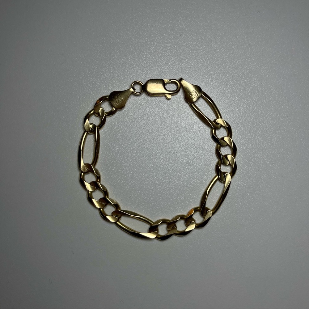14K Gold Figaro Link 7” 8.3mm Bracelet